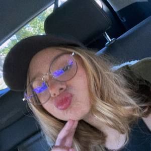 Meet your Posher, Samira